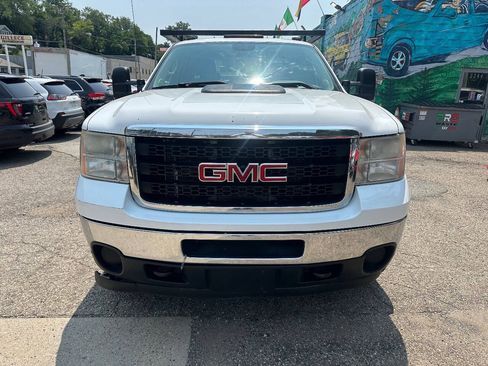 Used 2013 GMC Sierra 3500 W/T RWD image 2