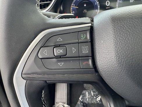 Used 2024 Jeep Grand Cherokee Altitude image 14