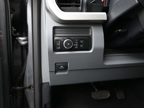 Used 2025 Ford F250 XLT AWD/4WD image 12