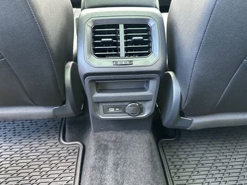 Certified 2023 Volkswagen Tiguan SE w/ Panoramic Sunroof Package AWD/4WD image 30