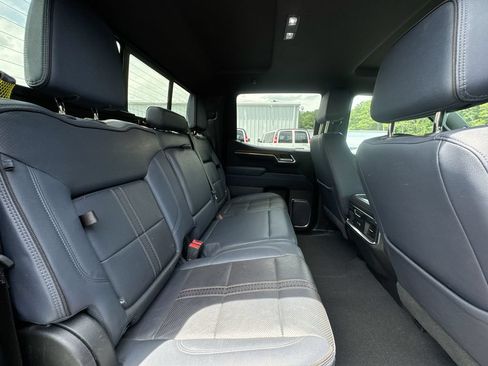 Used 2022 Chevrolet Silverado 1500 High Country w/ Technology Package AWD/4WD image 29
