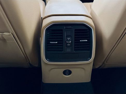Certified 2018 Porsche Macan S AWD/4WD image 25