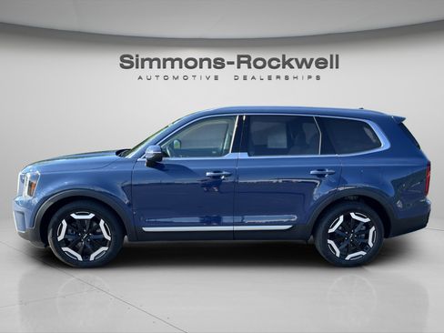 Used 2023 Kia Telluride S w/ S Sunroof Package AWD/4WD image 2