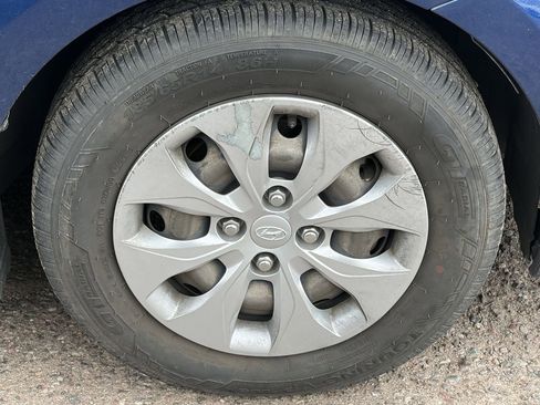 Used 2016 Hyundai Accent SE FWD image 13