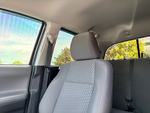 Used 2022 Toyota Tacoma SR5 w/ Technology Package RWD image 19