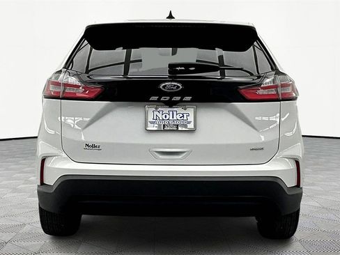 Used 2024 Ford Edge SE image 4