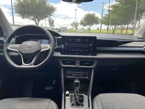 Certified 2025 Volkswagen Taos SE AWD/4WD image 25