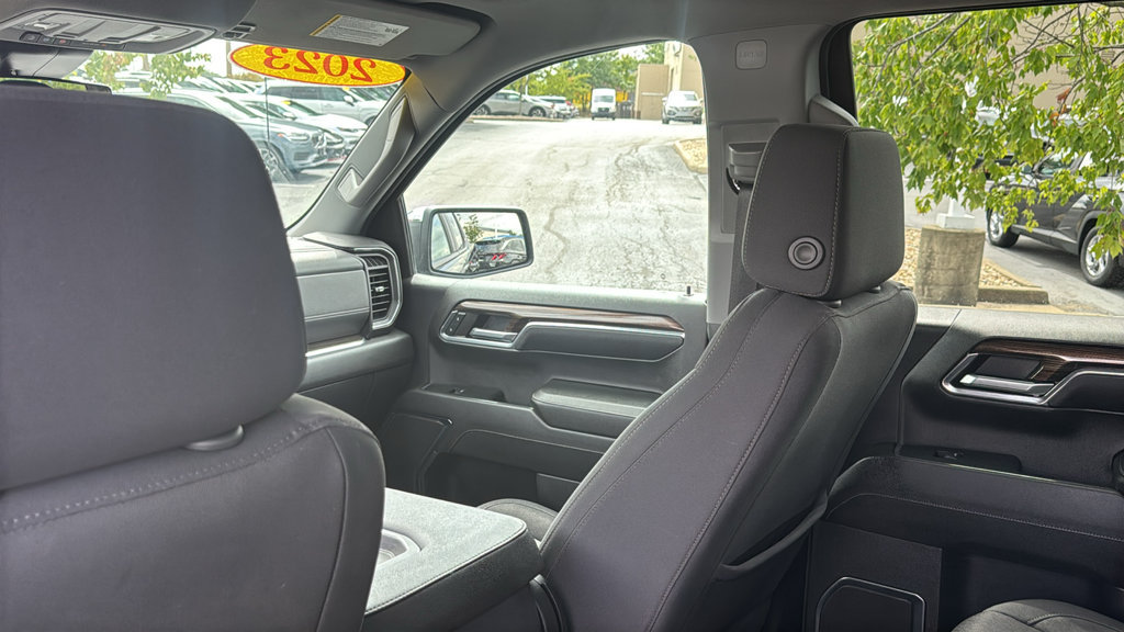 Used 2023 Chevrolet Silverado 1500 LT AWD/4WD image 32