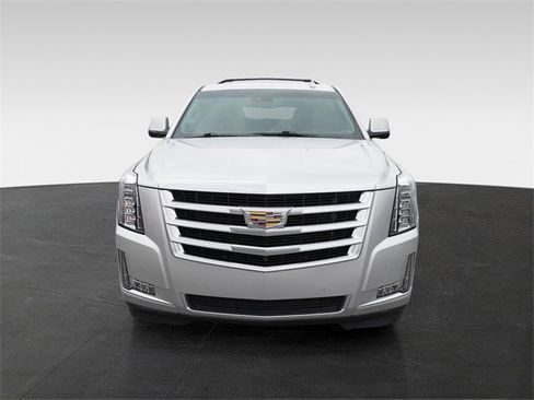 Used 2015 Cadillac Escalade Luxury image 13