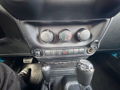 Used 2017 Jeep Wrangler Unlimited Sport w/ Quick Order Package 24S AWD/4WD image 32