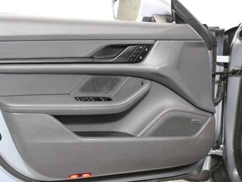 Used 2023 Porsche Taycan RWD image 5