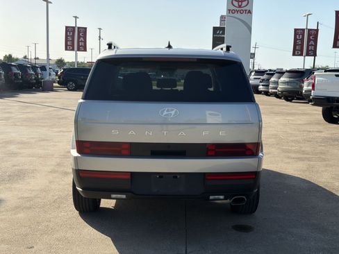 Used 2026 Hyundai Santa Fe SEL FWD image 10