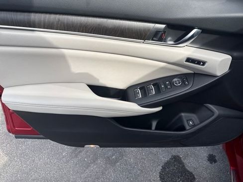 Certified 2022 Honda Accord Touring image 9