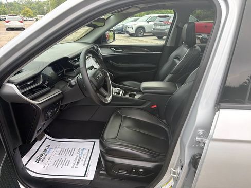 Used 2024 Jeep Grand Cherokee Limited 4xe AWD/4WD image 13