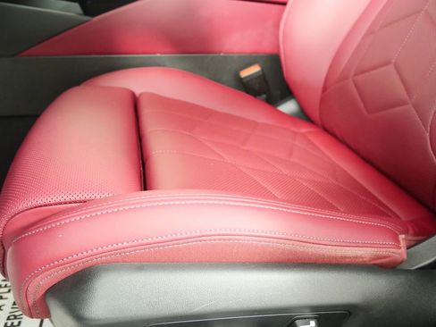 Used 2025 BMW 540i xDrive image 9