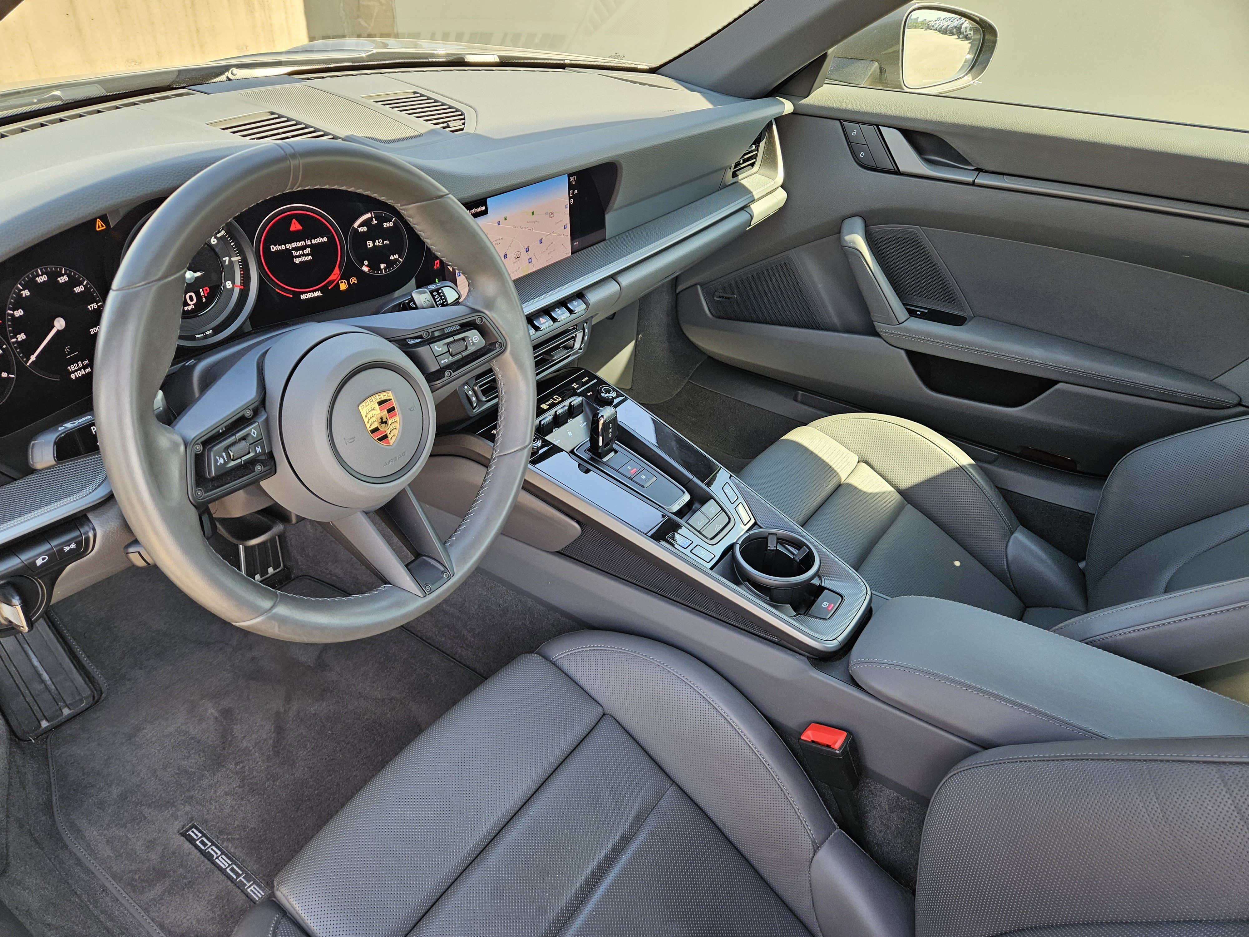 Used 2023 Porsche 911 Carrera 4 AWD/4WD image 4