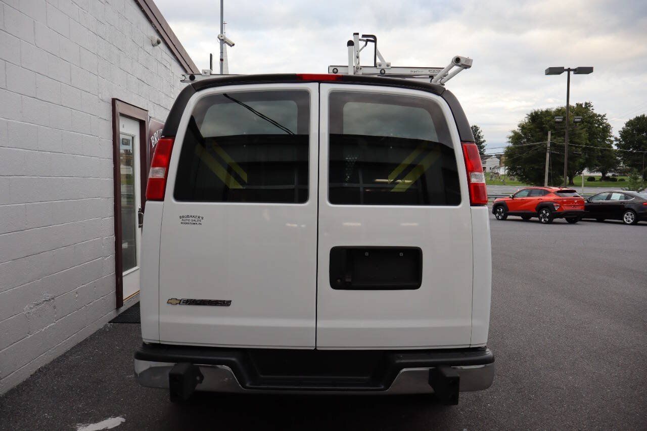 Used 2020 Chevrolet Express 2500 w/ Driver Convenience Package RWD image 3