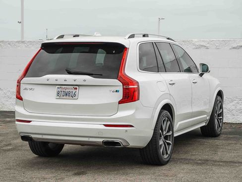 Used 2017 Volvo XC90 T6 Momentum AWD/4WD image 4