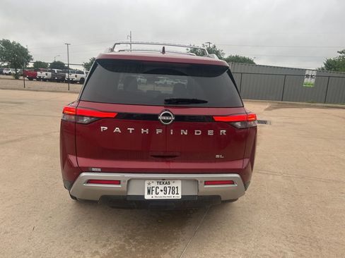 Certified 2022 Nissan Pathfinder SL w/ SL Premium Package FWD image 4