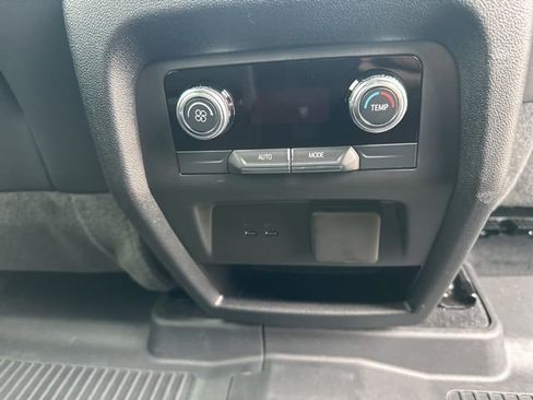 Used 2025 GMC Acadia AT4 w/ Super Cruise Package image 44