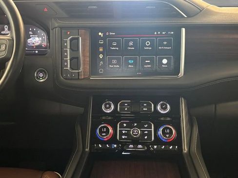 Used 2023 GMC Yukon Denali Ultimate AWD/4WD image 4