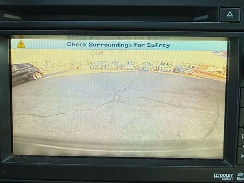 Used 2011 GMC Yukon Denali image 18