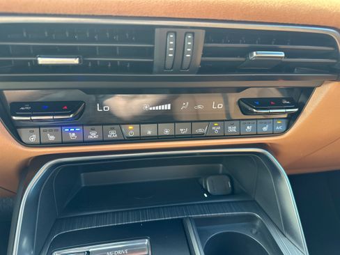 Certified 2025 MAZDA CX-90 3.3 Turbo S w/ Premium Plus AWD/4WD image 32