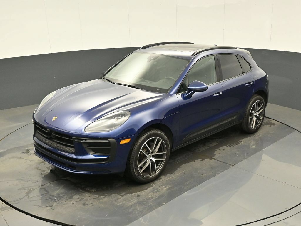 Certified 2026 Porsche Macan AWD/4WD image 26