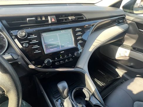 Used 2020 Toyota Camry LE FWD image 13