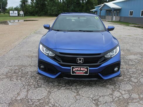 Used 2017 Honda Civic Sport image 2