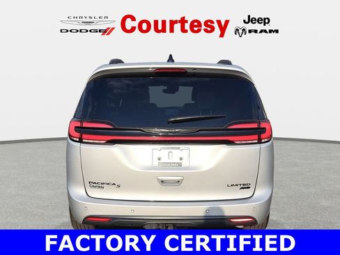 Used 2024 Chrysler Pacifica Limited w/ S Appearance Package AWD/4WD image 5