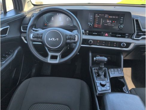 Used 2024 Kia Sportage LX image 30