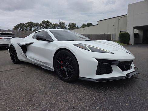 Used 2024 Chevrolet Corvette Z06 image 7