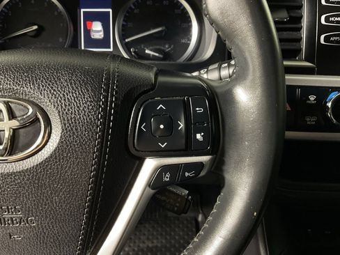 Used 2019 Toyota Highlander SE AWD/4WD image 29