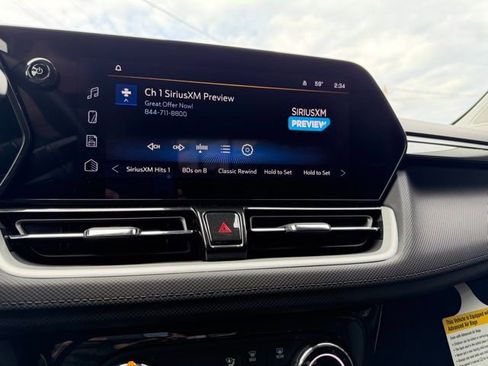 Used 2024 Chevrolet TrailBlazer LT w/ LT Cold Weather Package image 17