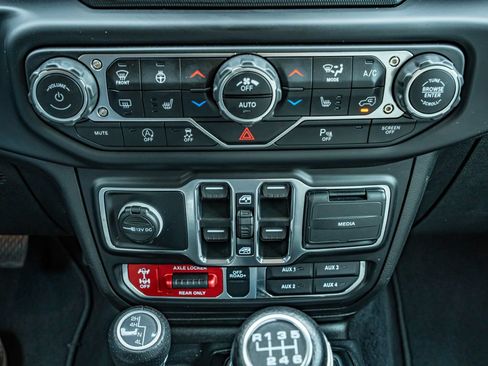 Used 2021 Jeep Gladiator Mojave w/ Dual Top Group AWD/4WD image 25