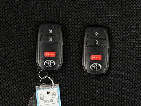 Used 2025 Toyota Tacoma TRD Off-Road image 10