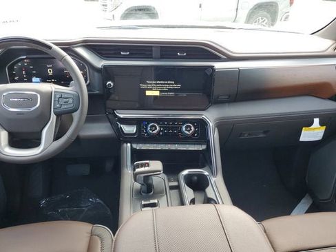 New 2026 GMC Sierra 1500 Denali AWD/4WD image 15