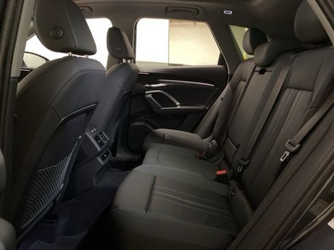 Used 2025 Audi Q5 Premium w/ Convenience Package image 69