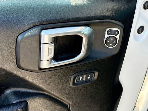 Used 2022 Jeep Wrangler Unlimited Sport AWD/4WD image 19