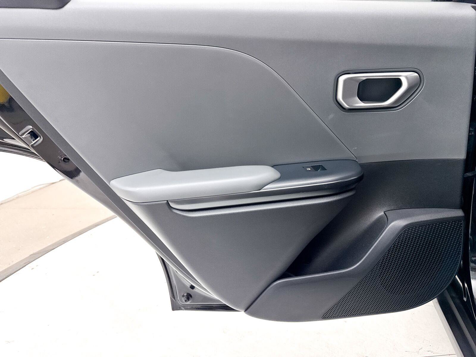 Used 2025 Kia K4 FWD image 30