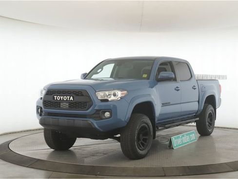 Used 2019 Toyota Tacoma SR5 image 10
