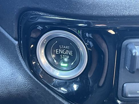 Used 2024 Chevrolet Silverado 2500 LT image 9