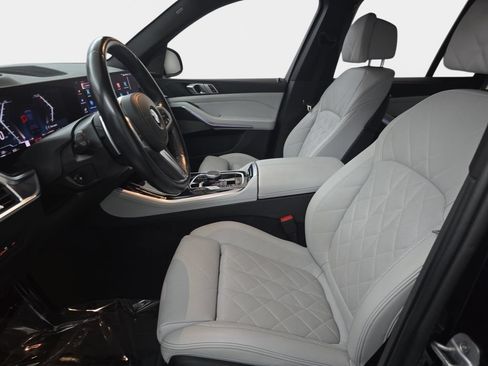 Used 2024 BMW X5 xDrive40i w/ M Sport Package AWD/4WD image 18