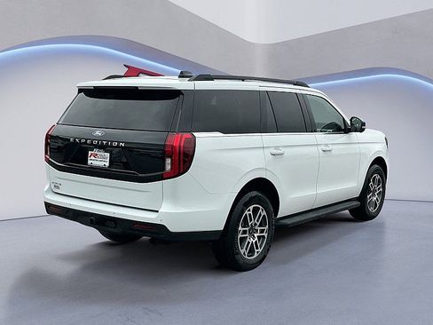 New 2026 Ford Expedition Active image 23