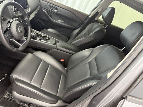Used 2023 Nissan Rogue SV w/ SV Premium B Package image 9