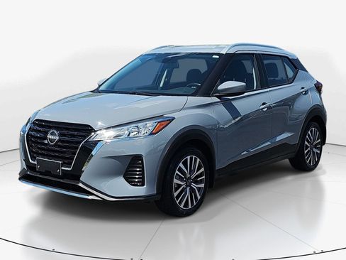 Used 2023 Nissan Kicks SV FWD image 8