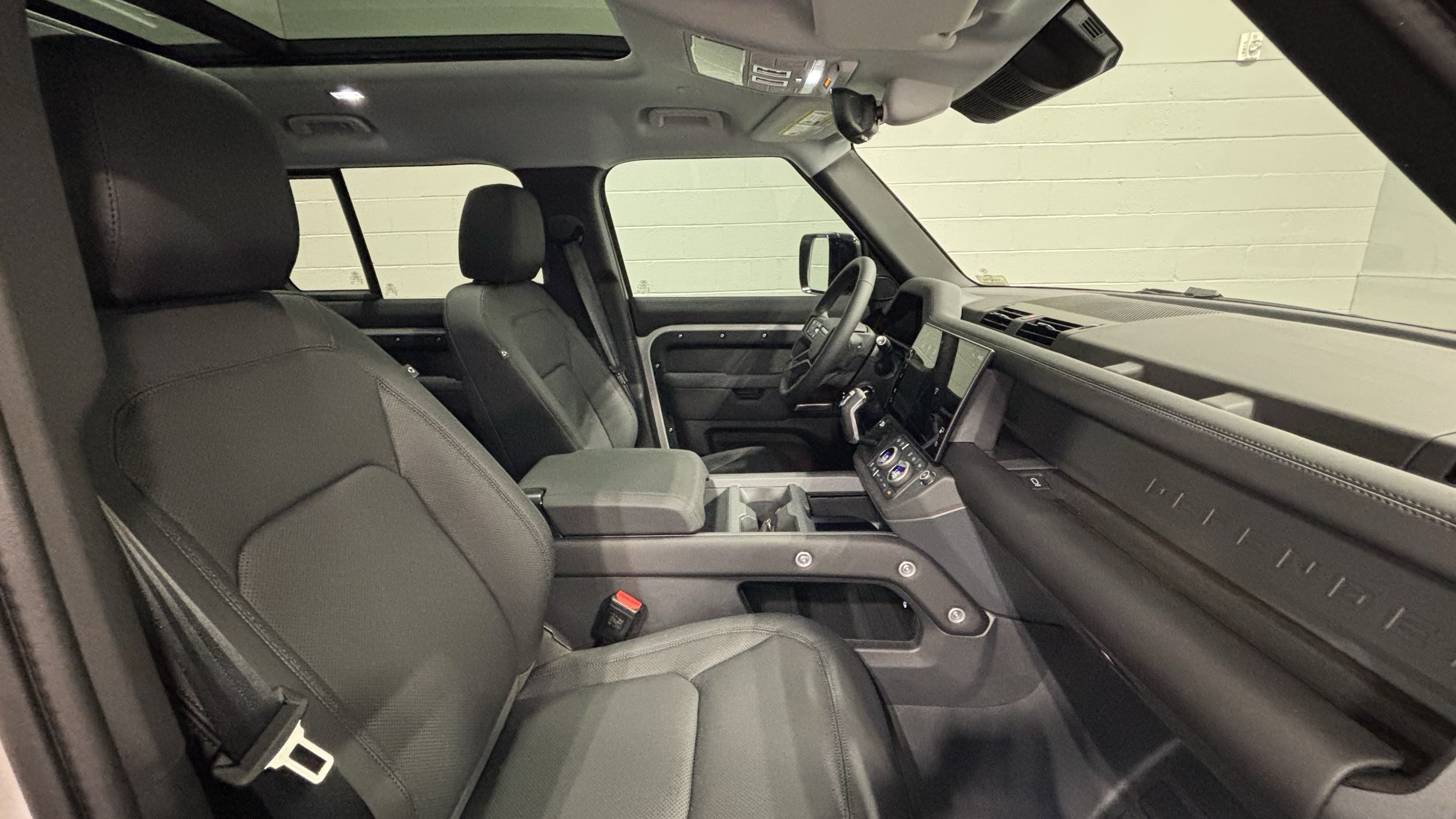 New 2026 Land Rover Defender 110 S AWD/4WD image 14