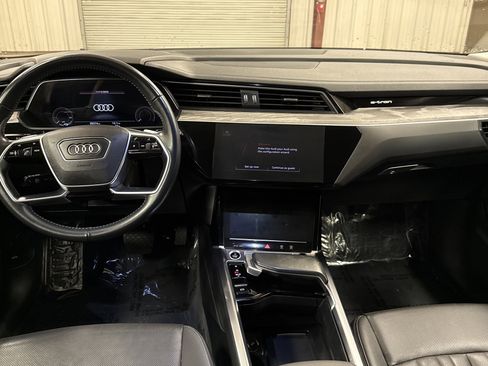 Used 2021 Audi e-tron Premium Plus w/ Premium Plus Package image 14