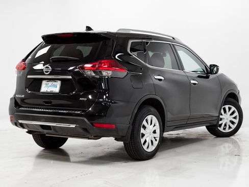 Used 2017 Nissan Rogue S w/ S Appearance Package AWD/4WD image 27